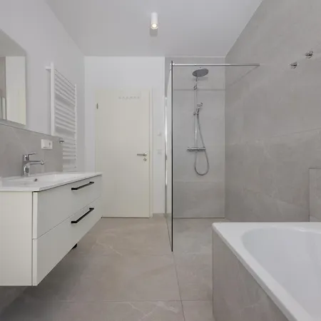 Apartment Strom Acht - Modern Frisch Inkl Stellplatz, Balkon - 200m Zum Alten Strom *